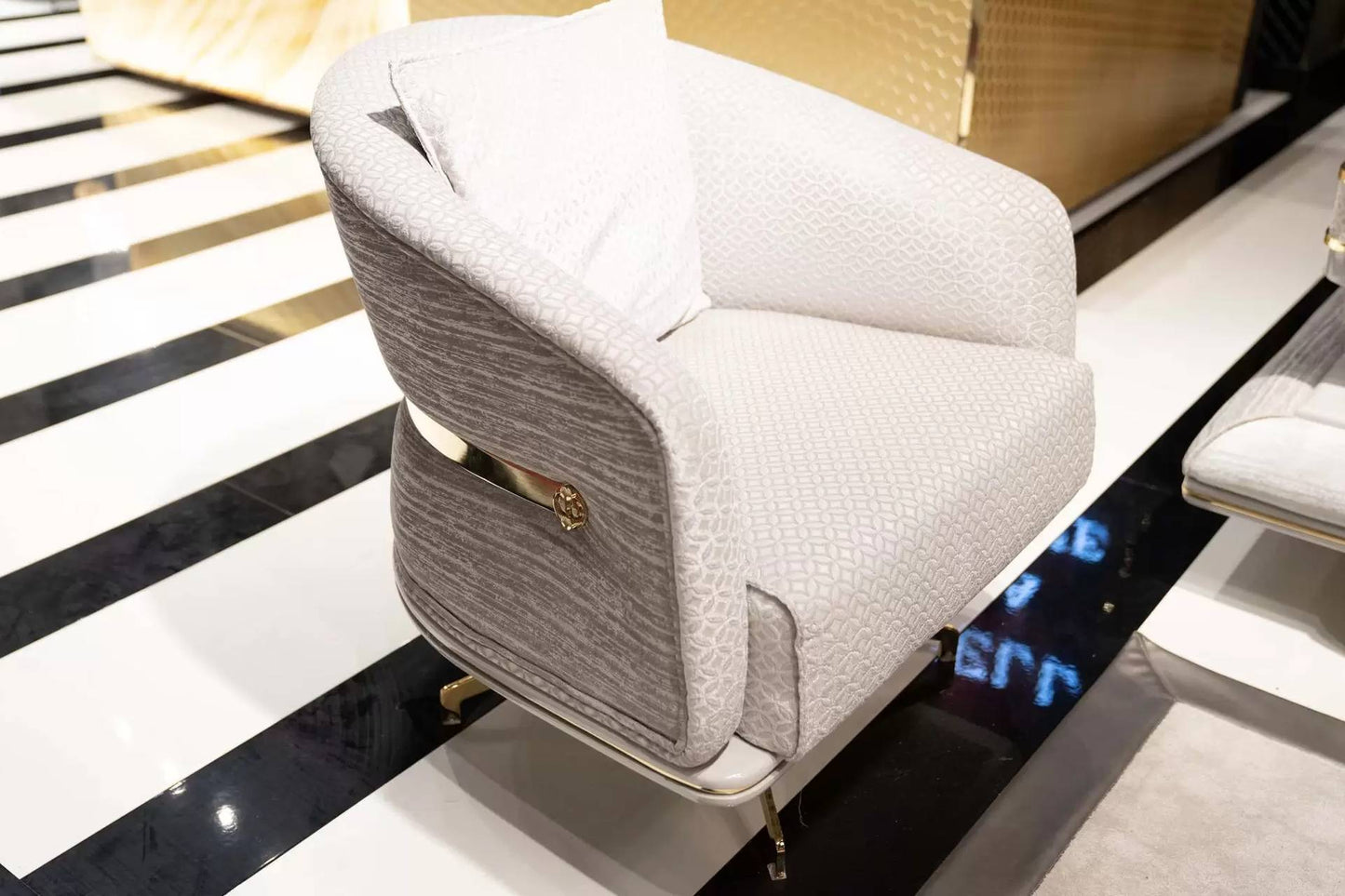 Valentinoir Royal Sofa